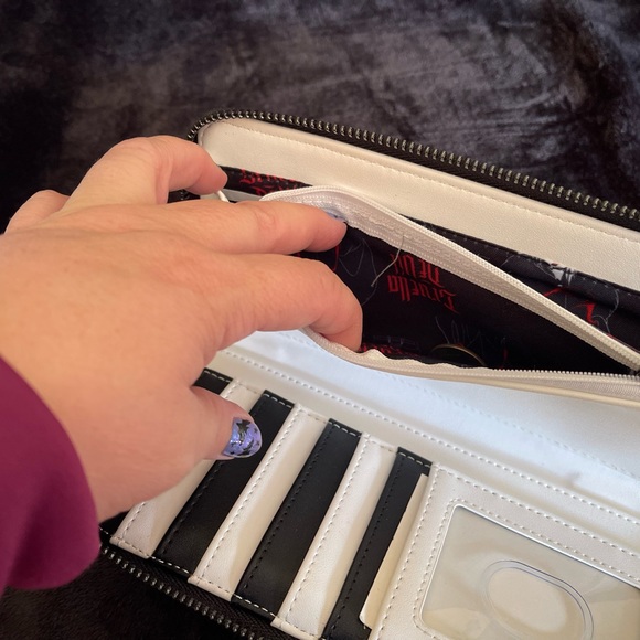 NWOT Disney Loungefly retired mini back pack and wallet! - Picture 9 of 13